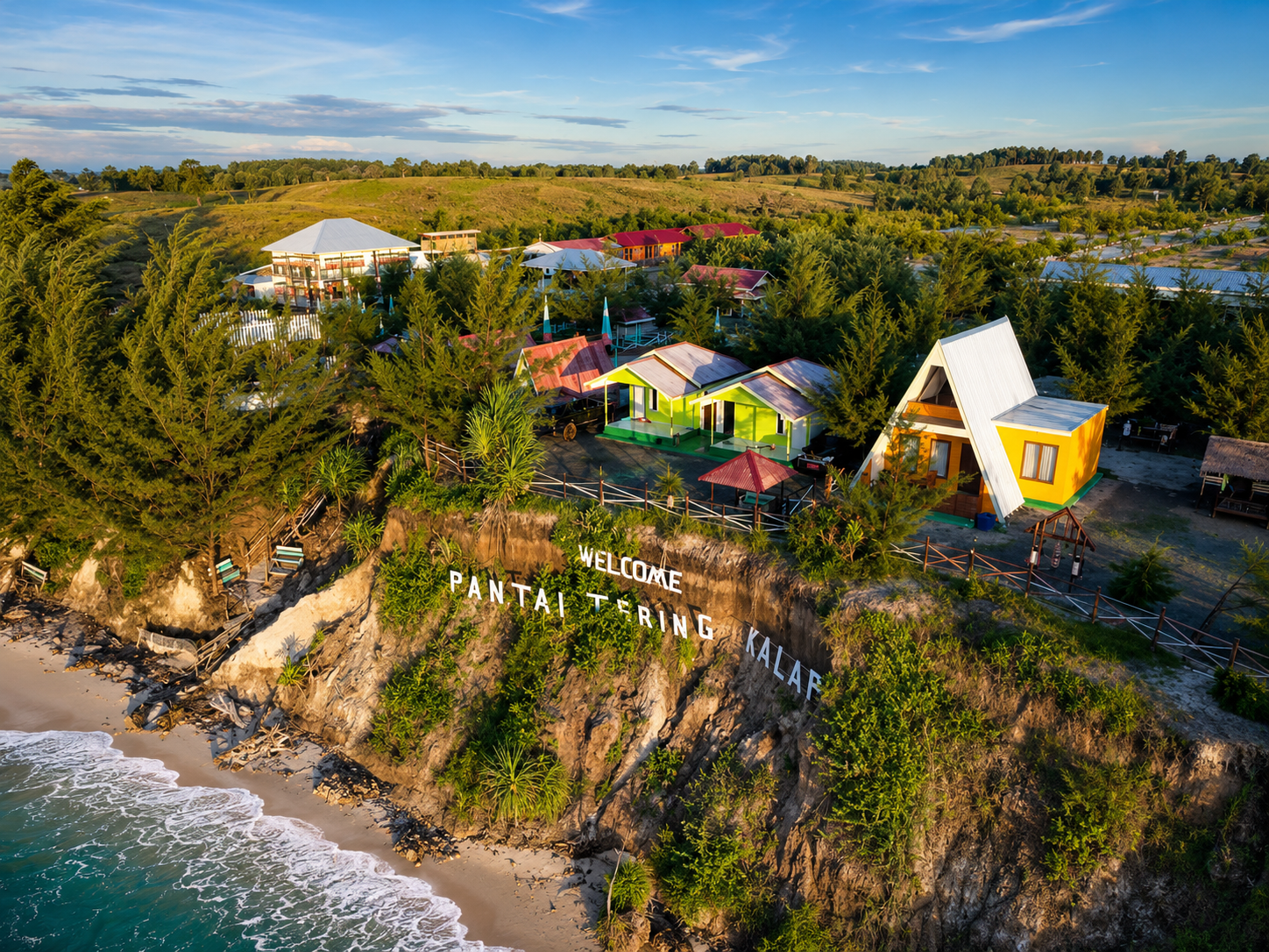Pemandangan Pantai Tebing Kalap